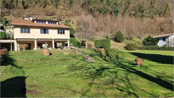 casa indipendente in vendita a Castelnuovo di Garfagnana