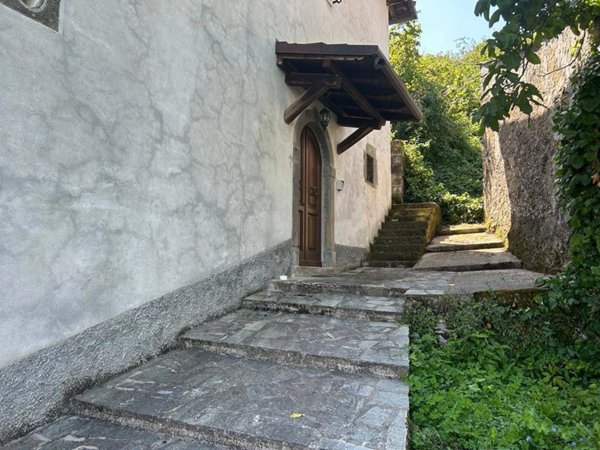 appartamento in vendita a Castelnuovo di Garfagnana in zona Rontano