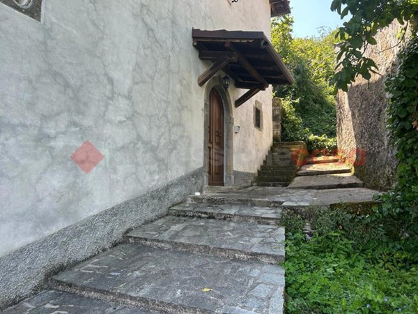 appartamento in vendita a Castelnuovo di Garfagnana in zona Rontano