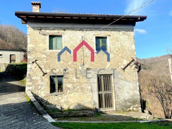 casa indipendente in vendita a Castelnuovo di Garfagnana