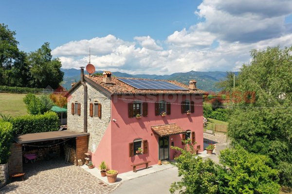 casa indipendente in vendita a Castelnuovo di Garfagnana