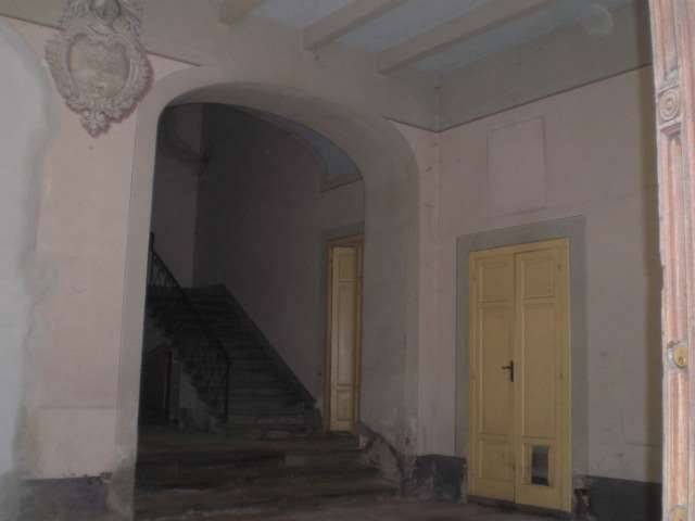 intera palazzina in vendita a Castelnuovo di Garfagnana