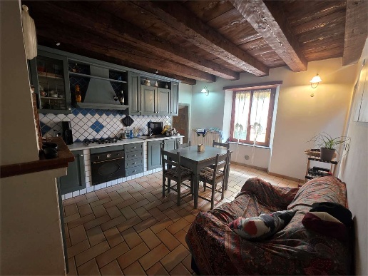 appartamento in vendita a Castelnuovo di Garfagnana in zona Monteperpoli