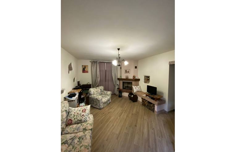 casa indipendente in vendita a Castelnuovo di Garfagnana in zona Stazzana