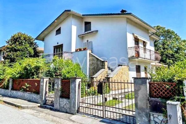 casa indipendente in vendita a Castelnuovo di Garfagnana