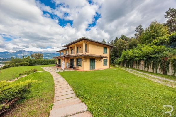casa indipendente in vendita a Castelnuovo di Garfagnana