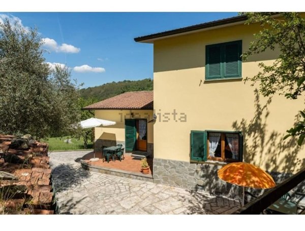 casa indipendente in vendita a Castelnuovo di Garfagnana