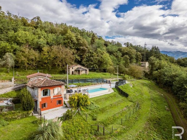 casa indipendente in vendita a Castelnuovo di Garfagnana