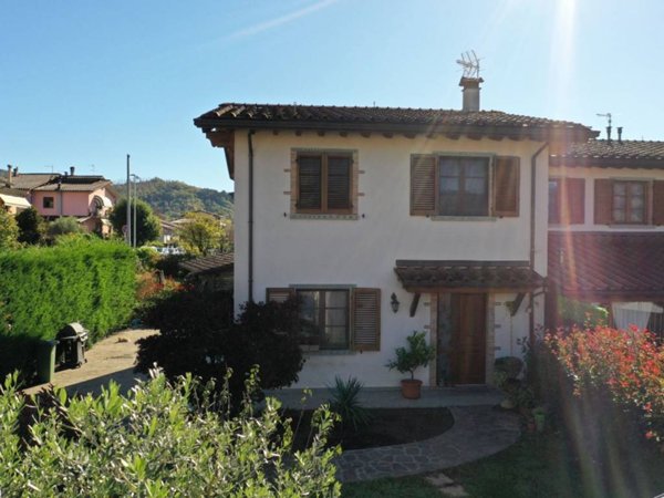 casa indipendente in vendita a Castelnuovo di Garfagnana
