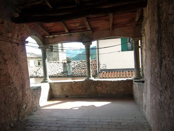 casale in vendita a Castelnuovo di Garfagnana in zona Cerretoli