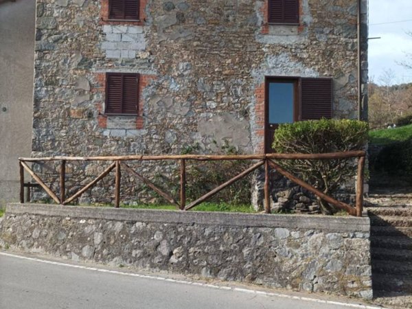 casa indipendente in vendita a Castelnuovo di Garfagnana