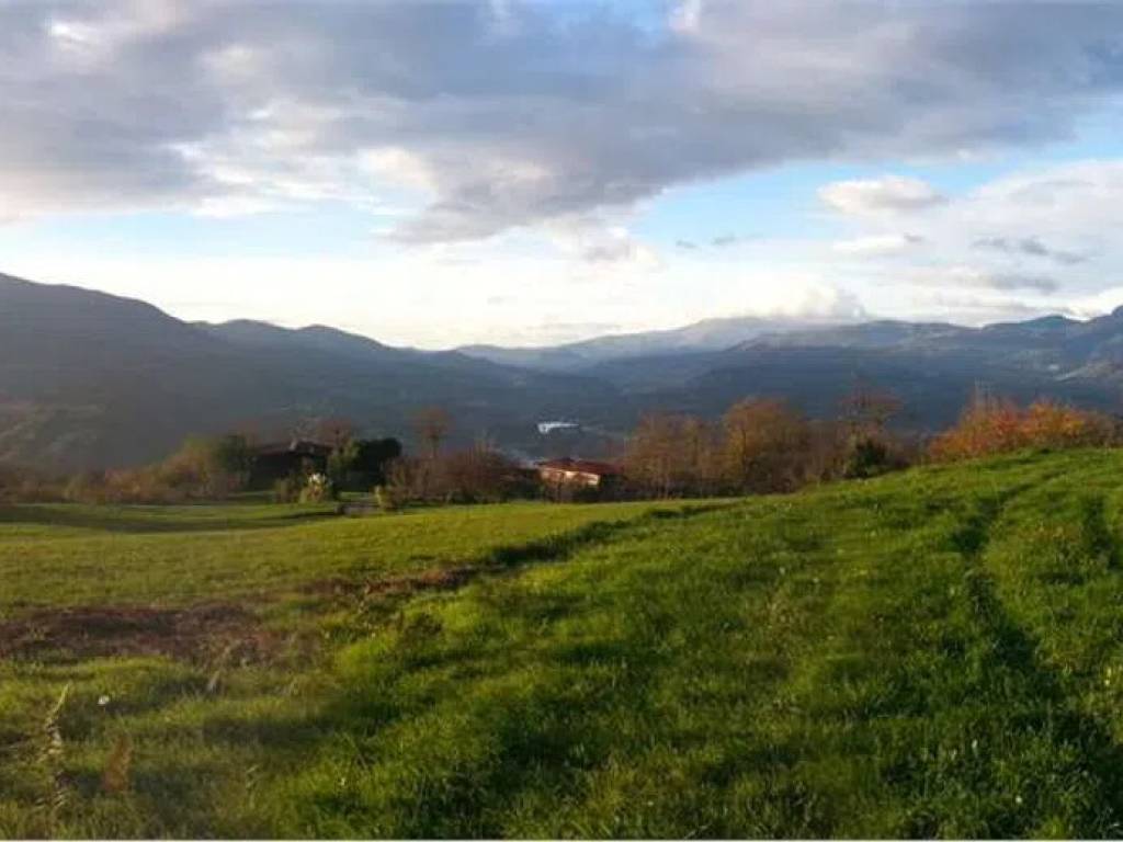 terreno edificabile in vendita a Castelnuovo di Garfagnana