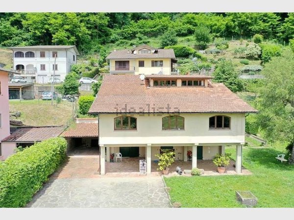 casa indipendente in vendita a Castelnuovo di Garfagnana