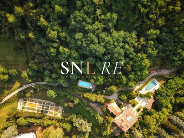 intera palazzina in vendita a Castelnuovo di Garfagnana