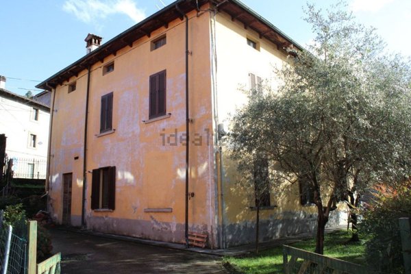 casa indipendente in vendita a Castelnuovo di Garfagnana