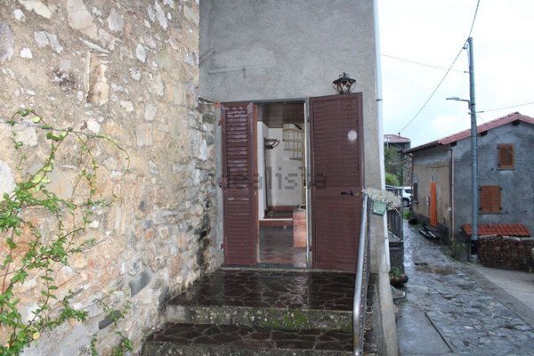 appartamento in vendita a Castelnuovo di Garfagnana in zona Rontano