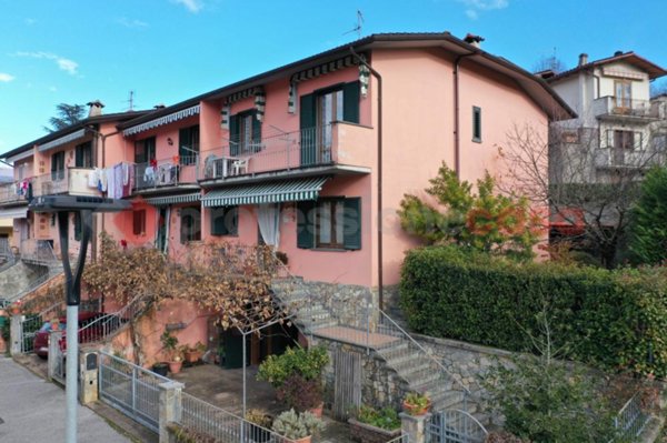 casa indipendente in vendita a Castelnuovo di Garfagnana