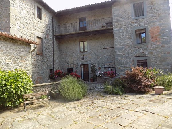 casa indipendente in vendita a Castelnuovo di Garfagnana