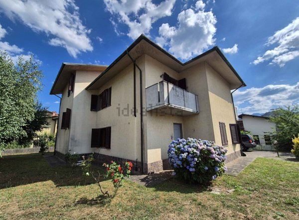 casa indipendente in vendita a Castelnuovo di Garfagnana
