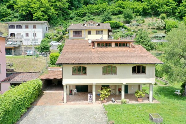 casa indipendente in vendita a Castelnuovo di Garfagnana