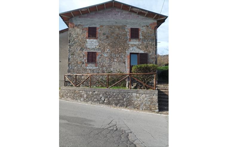 casa indipendente in vendita a Castelnuovo di Garfagnana in zona Stazzana