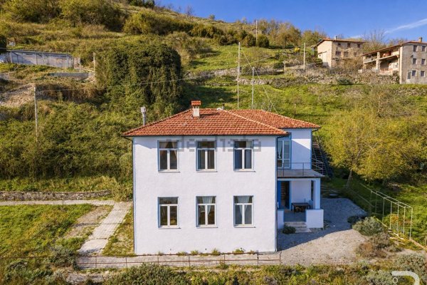 casale in vendita a Castelnuovo di Garfagnana in zona Rontano