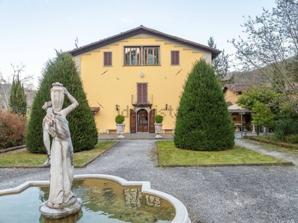 casa indipendente in vendita a Castelnuovo di Garfagnana in zona Monteperpoli