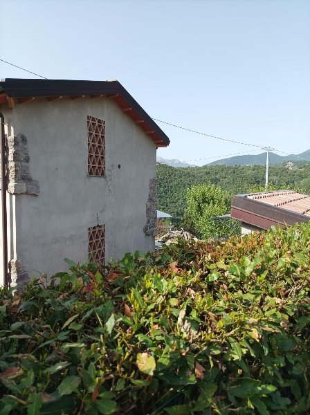 intera palazzina in vendita a Castelnuovo di Garfagnana