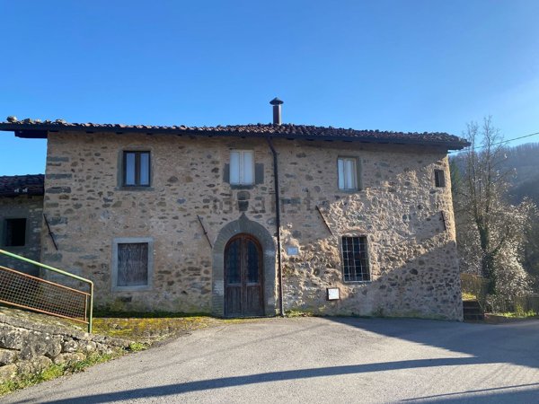 casa indipendente in vendita a Castelnuovo di Garfagnana in zona Monterotondo