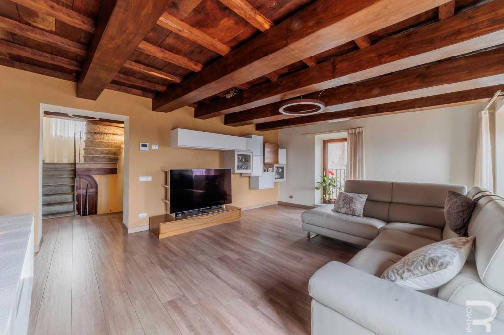 casa indipendente in vendita a Castelnuovo di Garfagnana