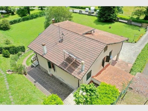 casa indipendente in vendita a Castelnuovo di Garfagnana