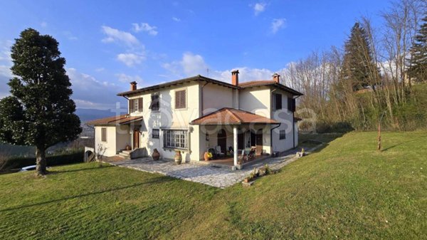 casa indipendente in vendita a Castelnuovo di Garfagnana