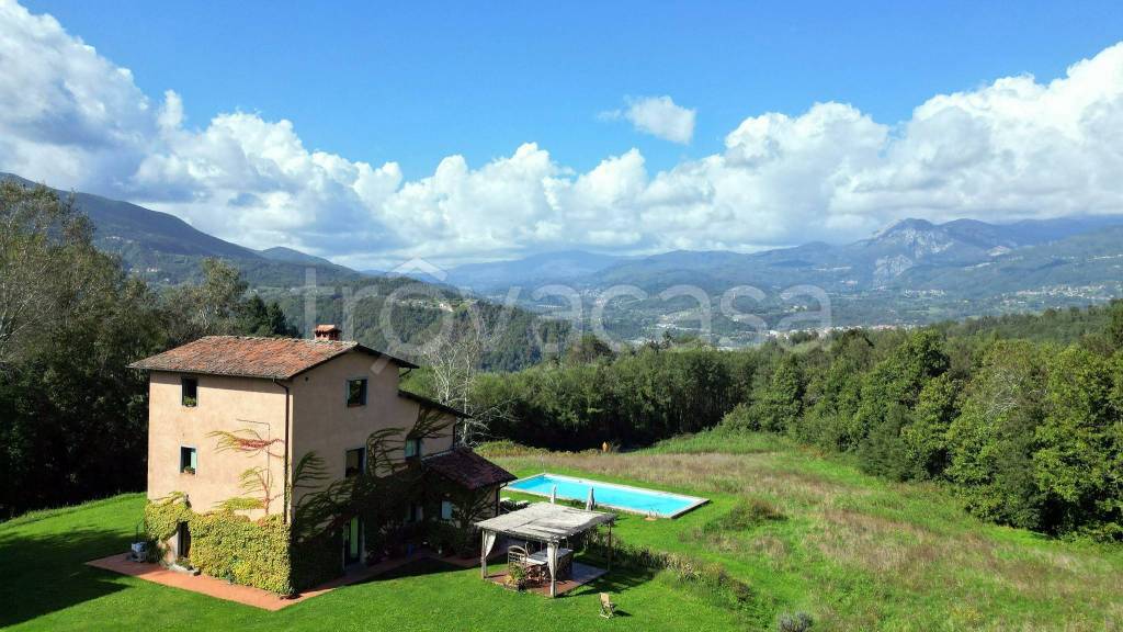 casa indipendente in vendita a Castelnuovo di Garfagnana
