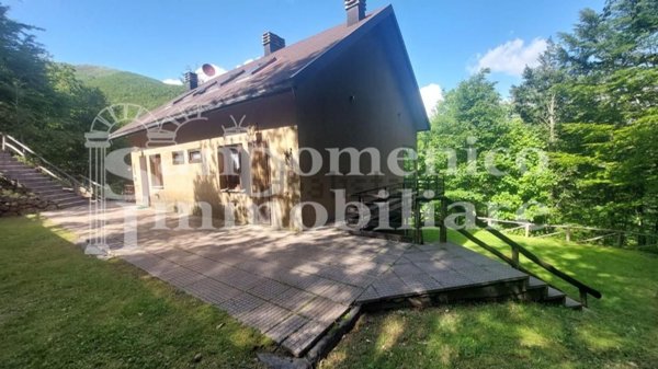 casa indipendente in vendita a Castelnuovo di Garfagnana