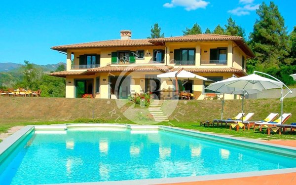 casa indipendente in vendita a Castelnuovo di Garfagnana