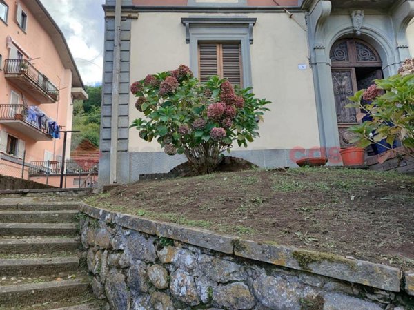 appartamento in vendita a Castelnuovo di Garfagnana in zona Monteperpoli