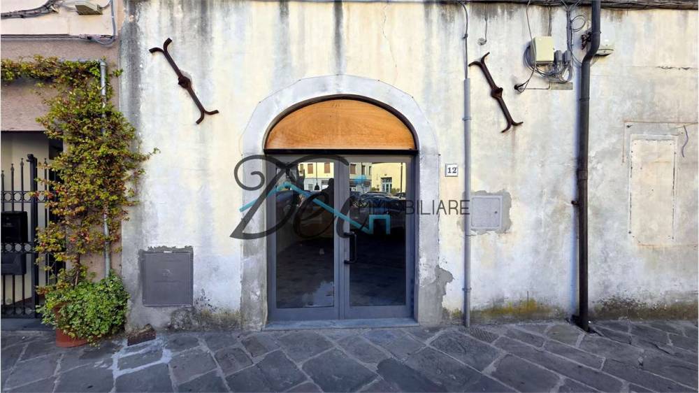 negozio in vendita a Castelnuovo di Garfagnana in zona Monteperpoli