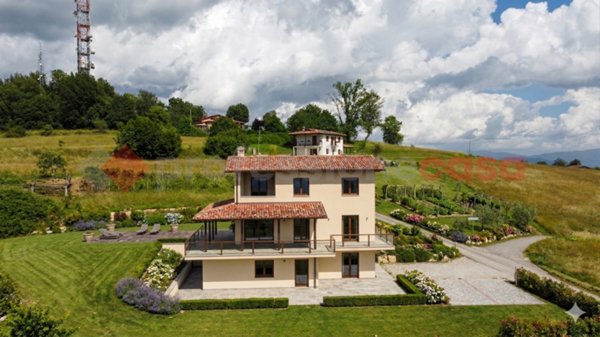 casa indipendente in vendita a Castelnuovo di Garfagnana in zona Palleroso
