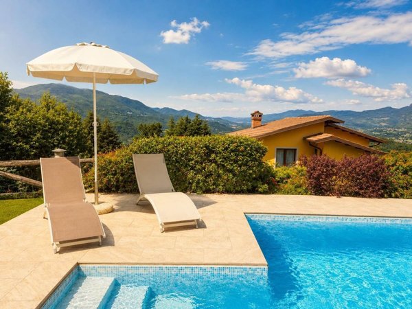 casa indipendente in vendita a Castelnuovo di Garfagnana in zona Stazzana