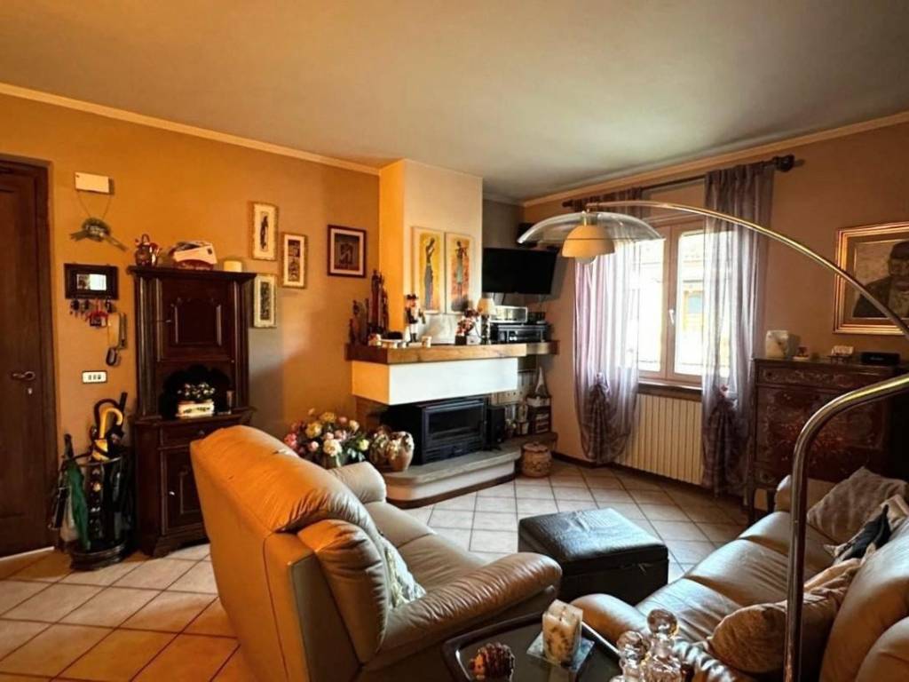 intera palazzina in vendita a Castelnuovo di Garfagnana in zona Monteperpoli