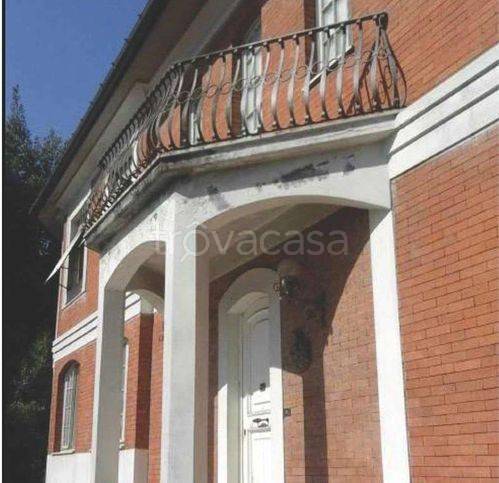casa indipendente in vendita a Castelnuovo di Garfagnana in zona Monteperpoli