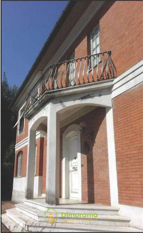 casa indipendente in vendita a Castelnuovo di Garfagnana in zona Monteperpoli