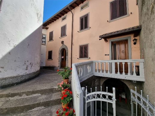 appartamento in vendita a Castelnuovo di Garfagnana in zona Palleroso