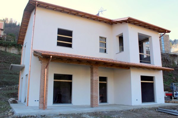 casa indipendente in vendita a Castelnuovo di Garfagnana in zona Monteperpoli