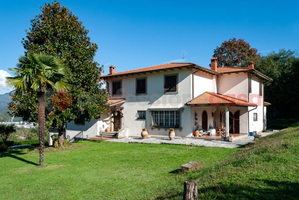 casa indipendente in vendita a Castelnuovo di Garfagnana in zona Monteperpoli