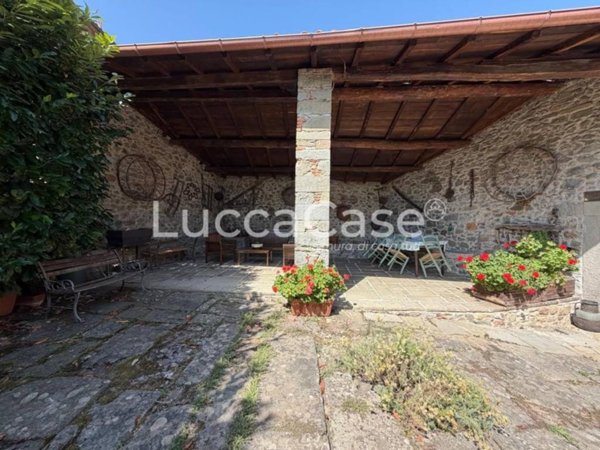 casa indipendente in vendita a Castelnuovo di Garfagnana in zona Gragnanella