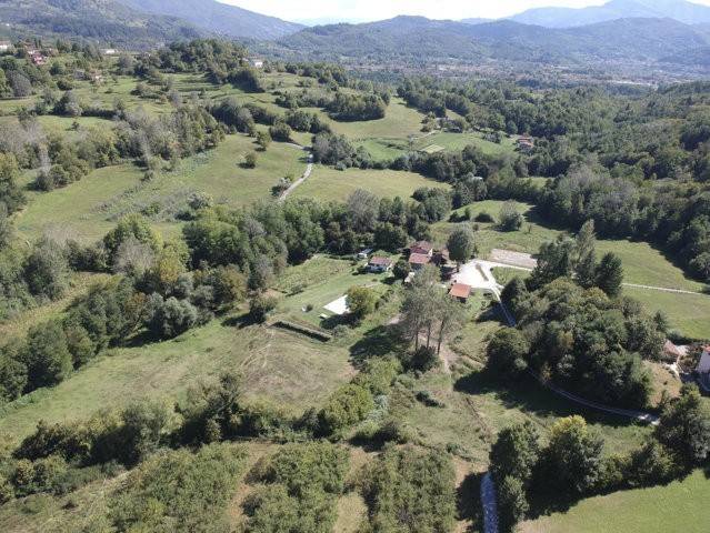 intera palazzina in vendita a Castiglione di Garfagnana