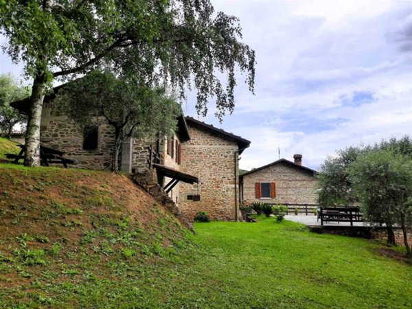 casa indipendente in vendita a Castiglione di Garfagnana