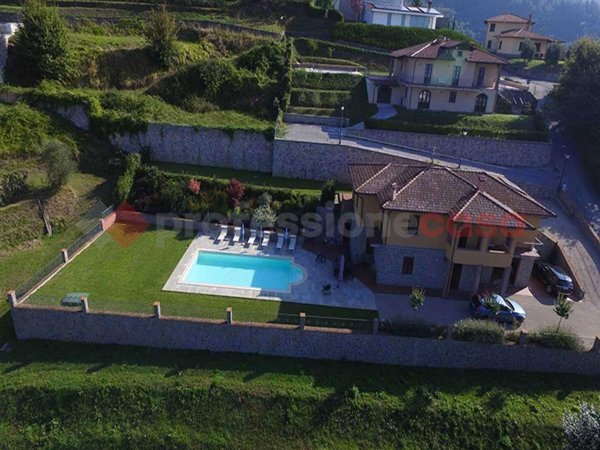 casa indipendente in vendita a Castiglione di Garfagnana