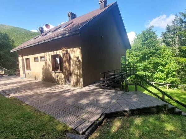 casa indipendente in vendita a Castiglione di Garfagnana